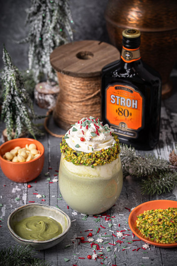 Hot Pistachio Milk with Rum